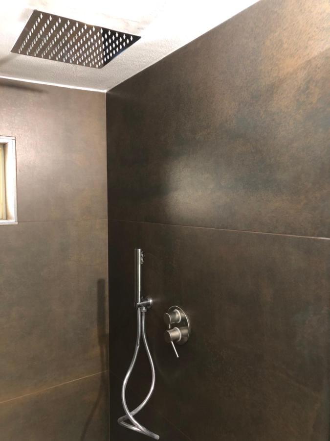 Carlo V - Con Piscina E Giardino Privati Apartamento Lecce Exterior foto