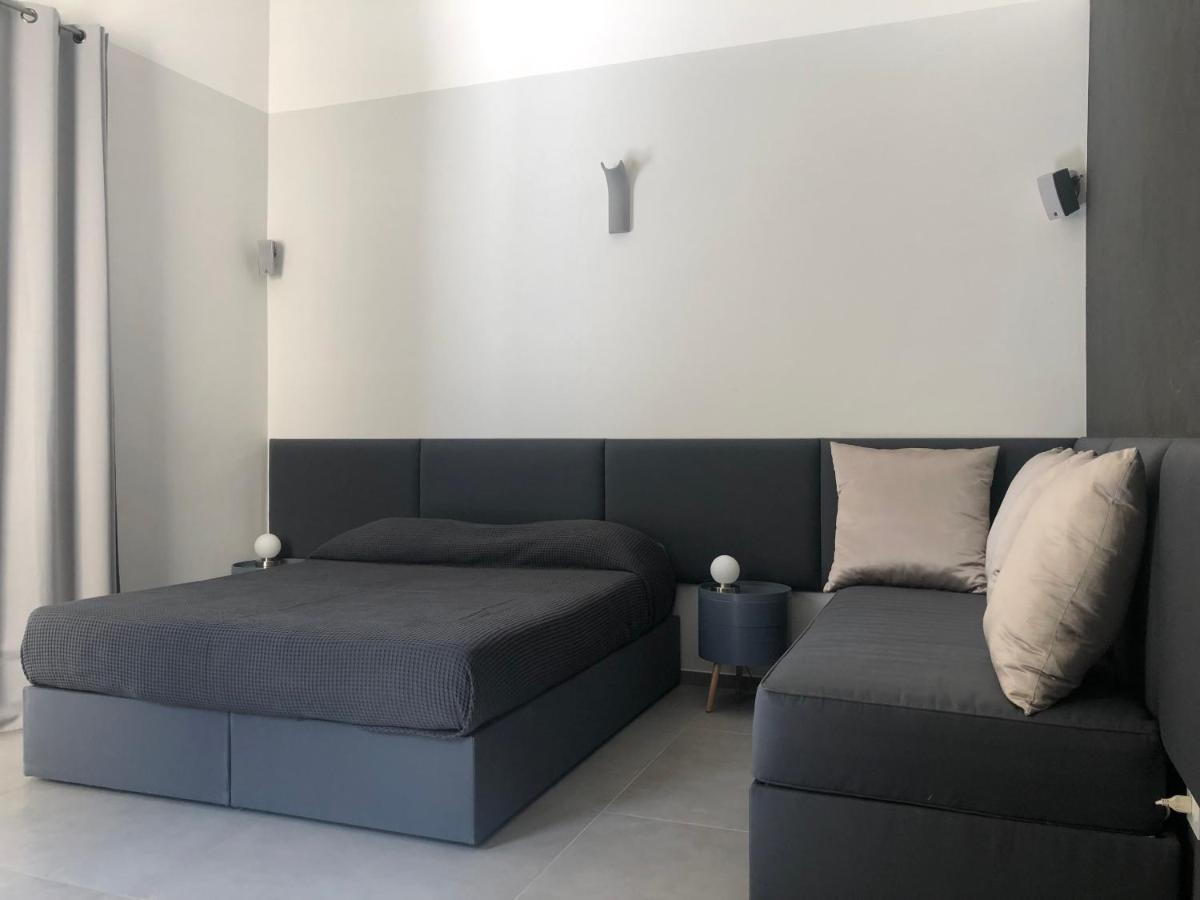 Carlo V - Con Piscina E Giardino Privati Apartamento Lecce Exterior foto