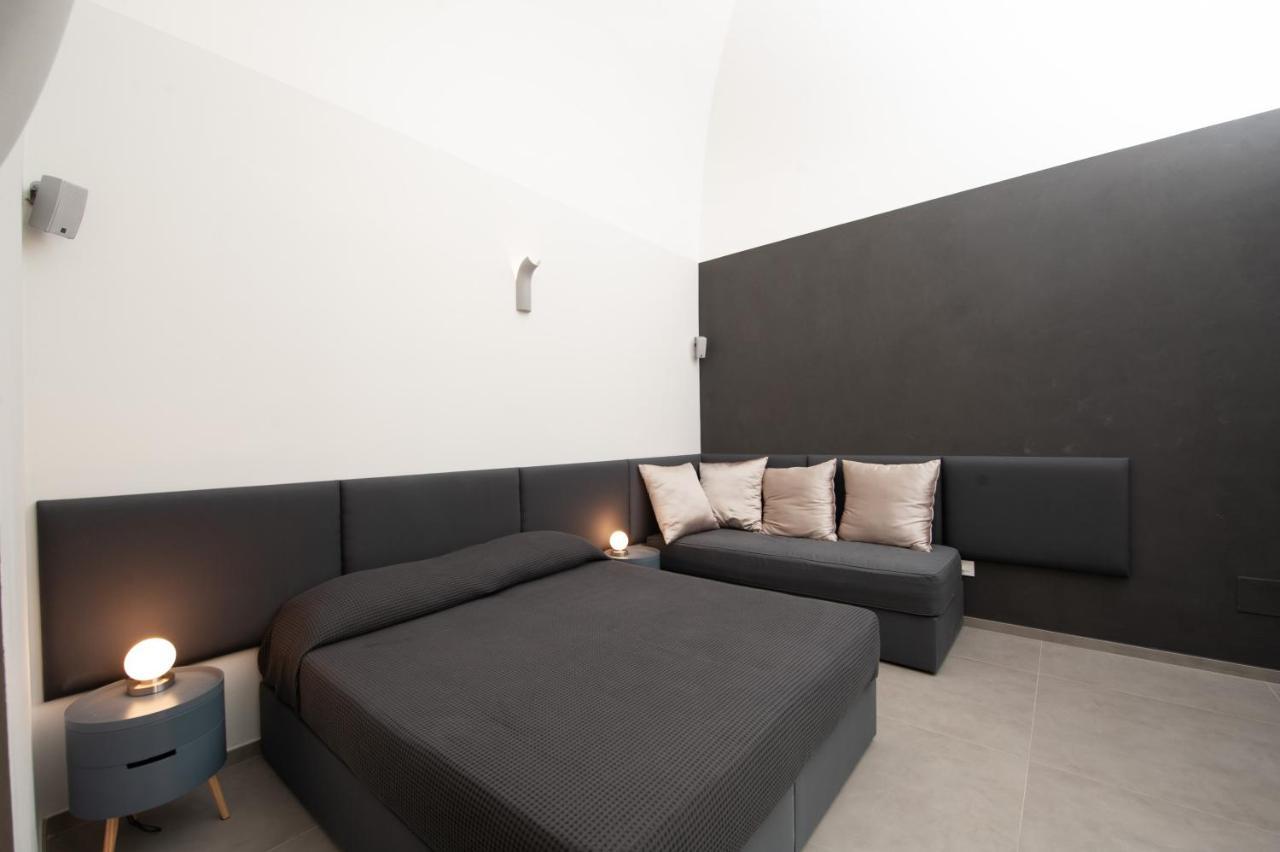 Carlo V - Con Piscina E Giardino Privati Apartamento Lecce Exterior foto
