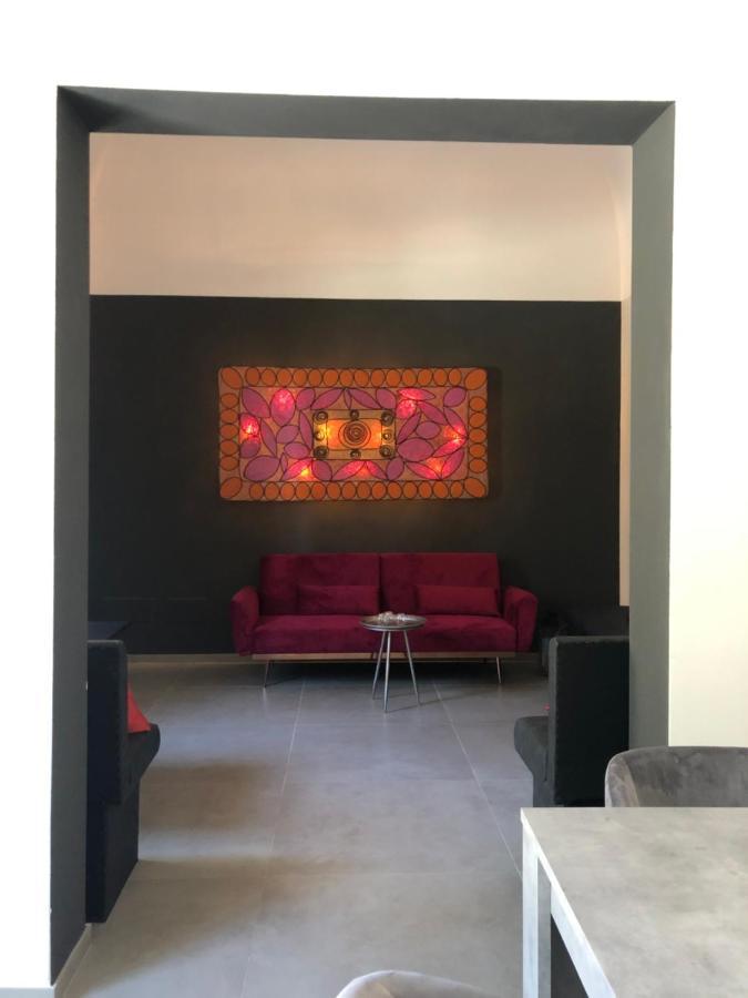 Carlo V - Con Piscina E Giardino Privati Apartamento Lecce Exterior foto